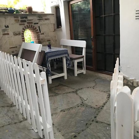 Iyon Pansiyon Foca Exterior photo