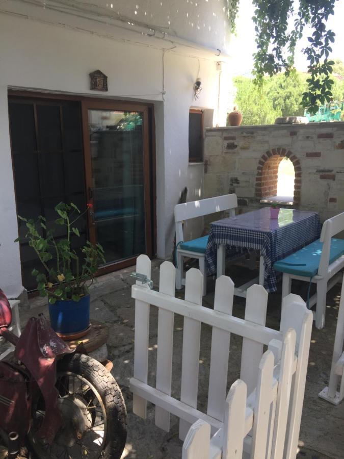 Iyon Pansiyon Foca Exterior photo