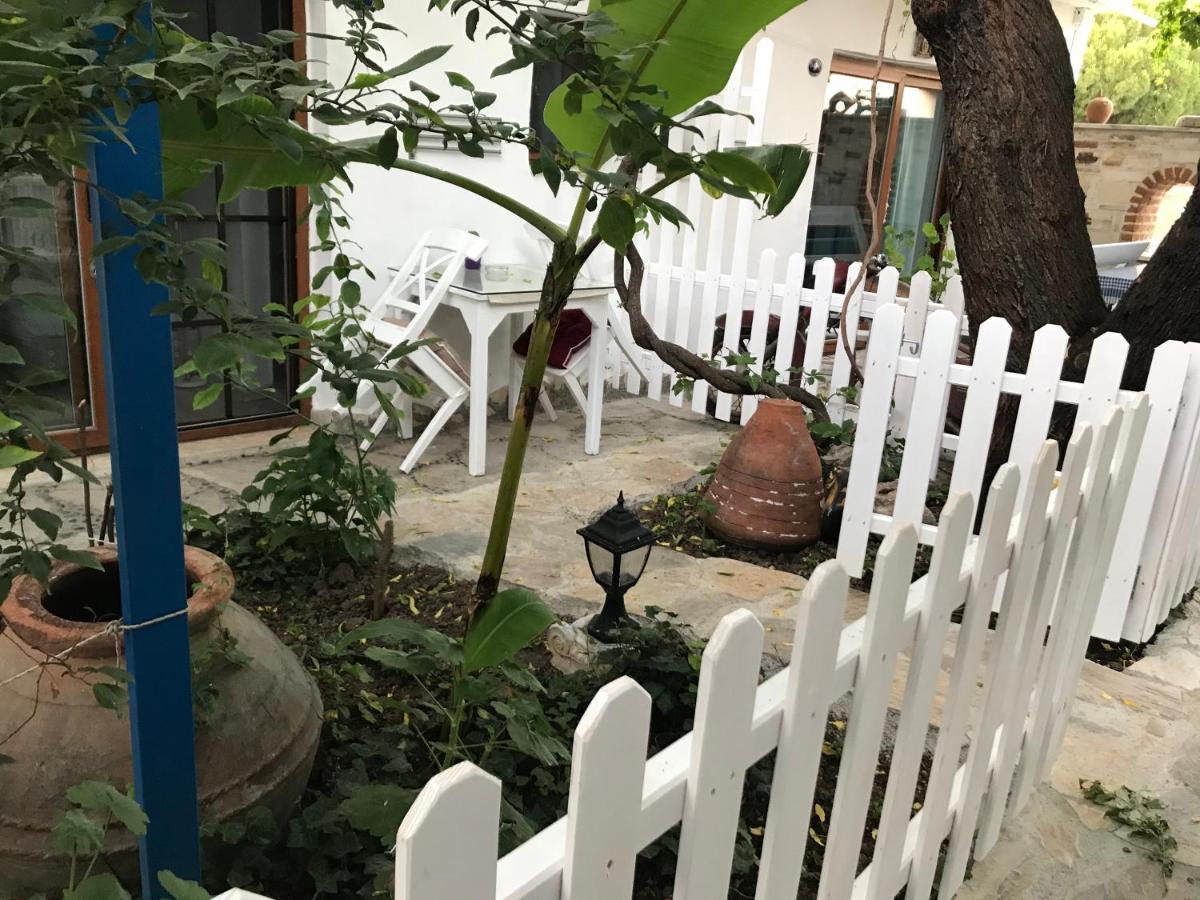 Iyon Pansiyon Foca Exterior photo